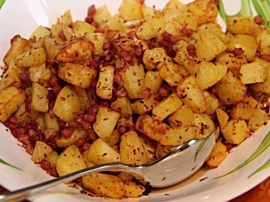 Зачем картофель перед жаркой заливают кипятком: кулинарные секреты