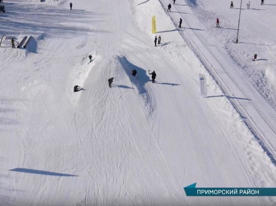 Сноубордисты и горнолыжники Поморья закрыли сезон фестивалем Snowbattle