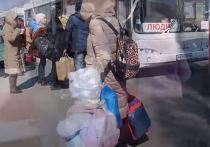 В Минобороне заявили, что Россия во вторник утром откроет гуманитарный коридор, чтобы помочь иностранцам и мирным жителям выехать из Мариуполя