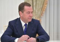 "Зоологическими нацистами" и "душегубами" назвал заместитель председателя Совета безопасности РФ Дмитрий Медведев в своем телеграм-канале некоторых украинских военных деятелей