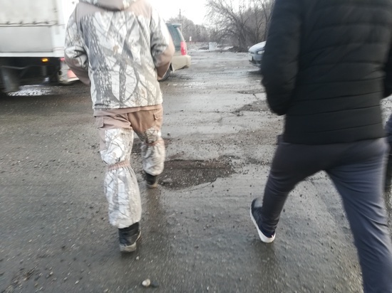 "Камни во все стороны летят": ямочный ремонт ускорили в Новосибирске после критики губернатора