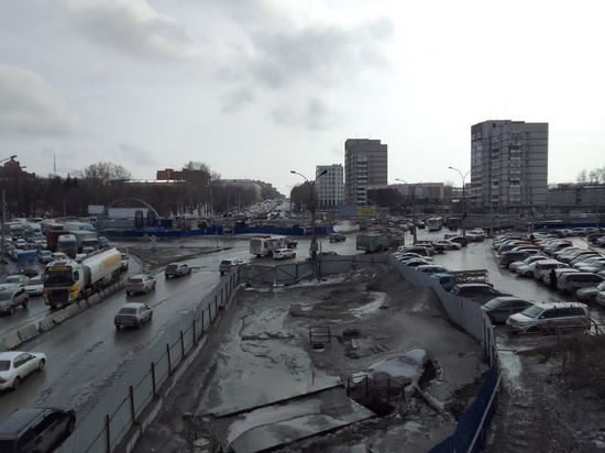 Мэр Новосибирска Локоть потребовал отремонтировать дороги и тротуары до 9 мая