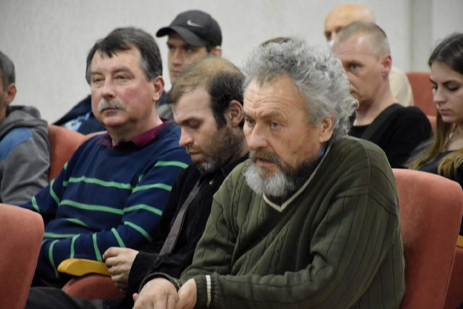 В Рязанскую область прибыли эвакуированные жители Мариуполя: драматичные кадры