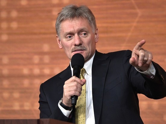 Песков заявил, что ускоренного перехода на оплату в рублях не будет