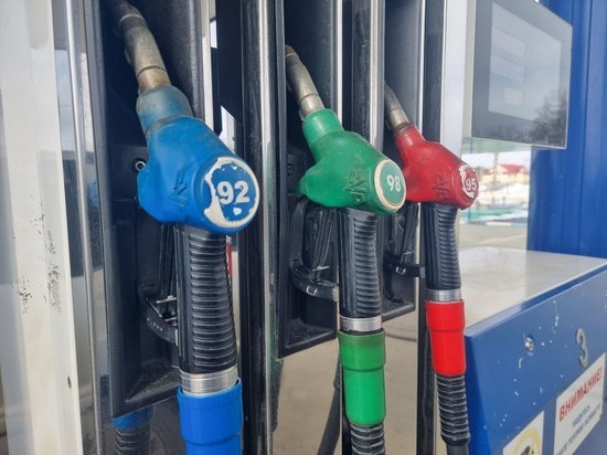 Бензин значительно подешевел на одной АЗС в Южно-Сахалинске
