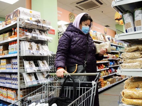 Экономист рассказал, когда снизятся цены на товары в России