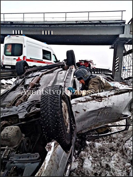 На кузбасской трассе в результате ДТП пострадал человек