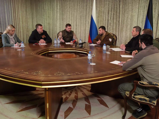 Делегация из РФ доставила в ДНР более 200 тонн гумпомощи