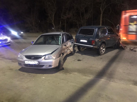 В Воронеже при столкновении внедорожника и Hyundai оба водителя госпитализированы