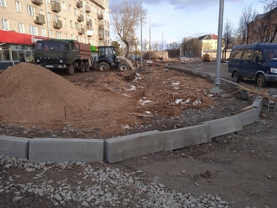 Фотофакт: на улице Леона Поземского в Пскове начали устанавливать поребрик