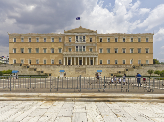 Власти Греции назвали ошибкой участие "Азова" в выступлении Зеленского перед парламентом