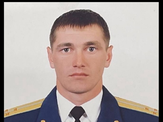 Похоронили старшего лейтенанта из свердловского поселка, погибшего на Украине