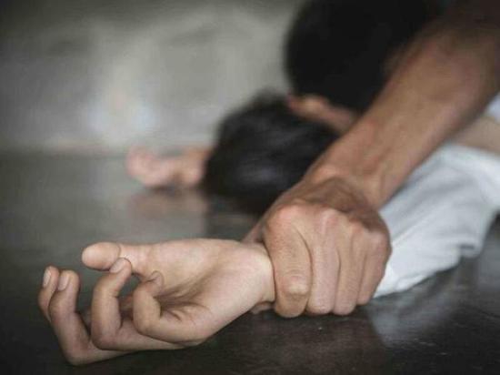 Ранее судимый житель Якутии подозревается в изнасиловании школьницы