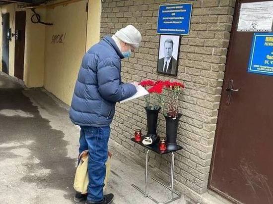 Нижегородцы организовали мемориалы памяти Владимира Жириновского