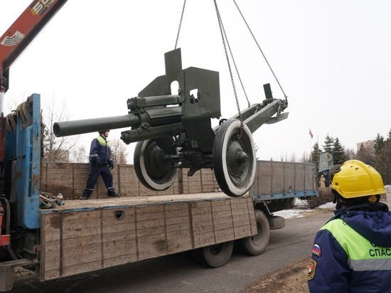 Военную технику начали вывозить из кемеровского Парка Победы