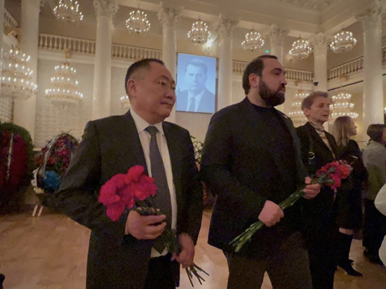 Кара-оол посетил церемонию прощания с Владимиром Жириновским