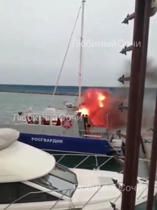 В порту Сириуса выгорела яхта
