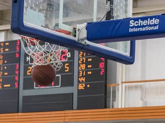 Новгородские баскетболистки поборются за выход в четвертьфинал «Лиги Белова»