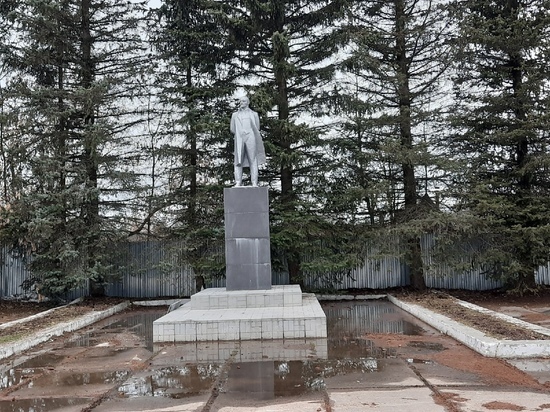 В Тверской области восстановили Ленина, поврежденного вандалами