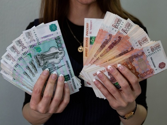 52-летняя жительница Красноярска отдала лжецелительнице более 1,5 млн рублей за снятие порчи