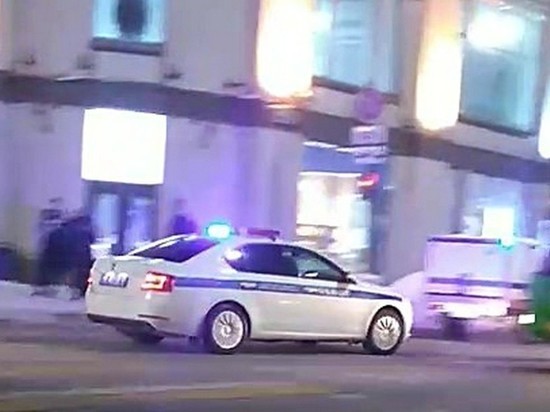 Под Саратовом в ДТП перевернулся автомобиль, есть пострадавшая