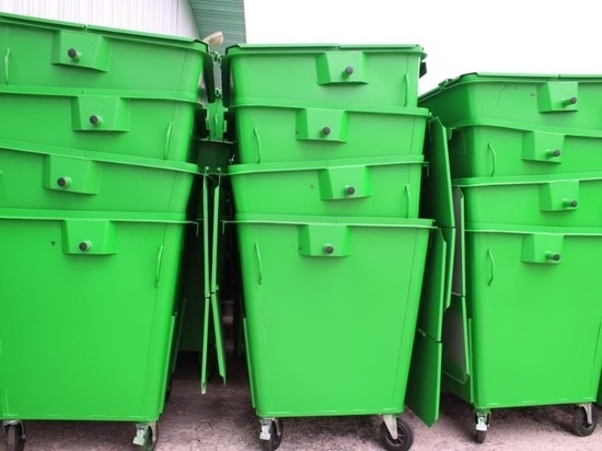 В белгородские муниципалитеты поступают новые контейнеры для мусора