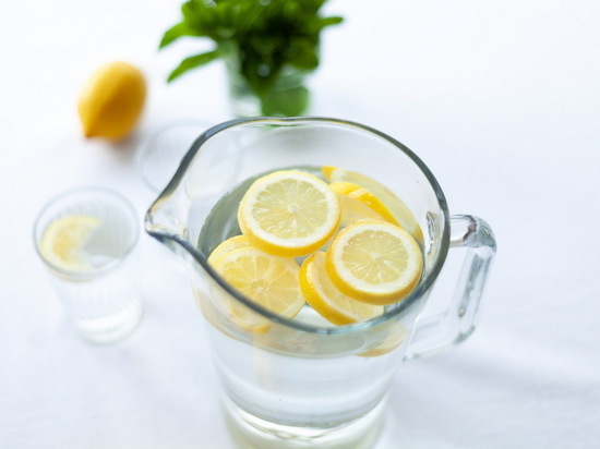 ETNТ: чем полезна и чем вредна вода с лимоном