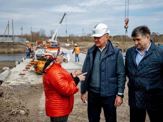 Курский губернатор проинспектировал реконструкцию моста через Сейм в Льговском районе