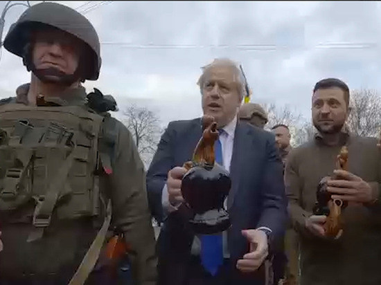 Появилось видео прогулки Бориса Джонсона по Киеву с Зеленским