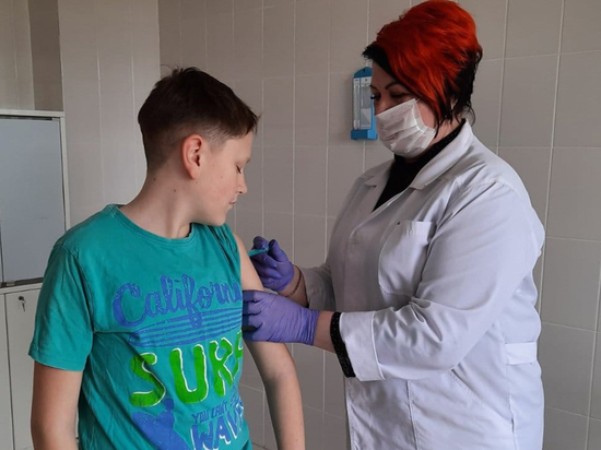 Около четырехсот человек вакцинировали от коронавируса и гриппа в Чеховском ФАПе под Калининградом