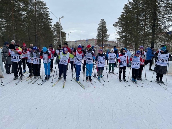 В Муравленко зимний сезон завершился массовой лыжной гонкой