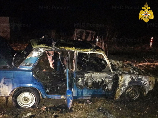 В Хиславичском районе сгорел автомобиль