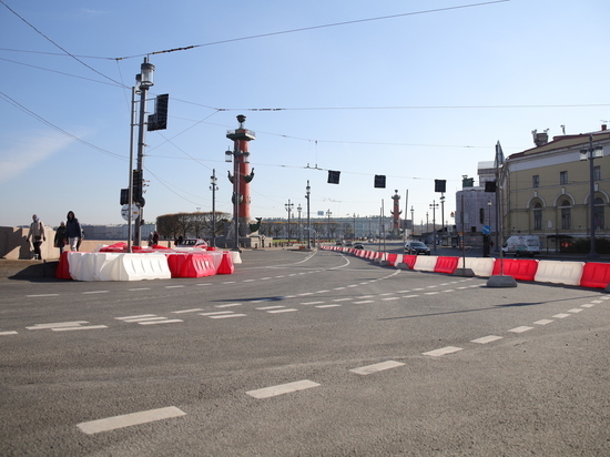 Закрытому Биржевому мосту нашли замену в Петербурге