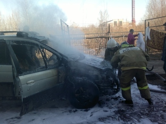 В Ивановской области сгорели гараж и два автомобиля