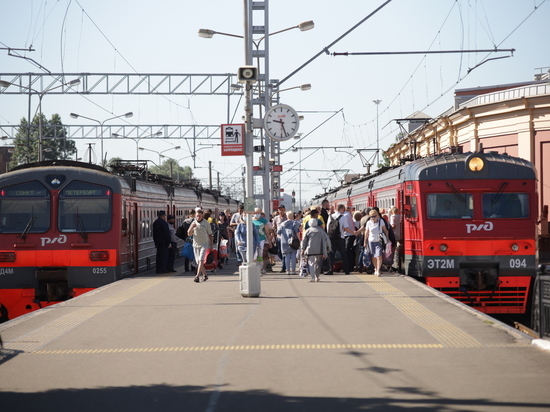 Дополнительные электрички запустят в Петербурге и Ленобласти