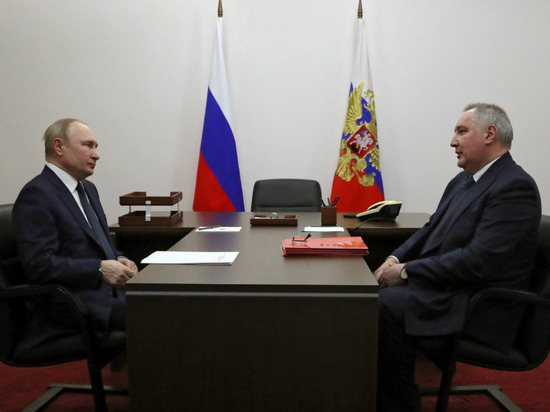 Путин рассказал Рогозину, что США пытаются сдержать Россию