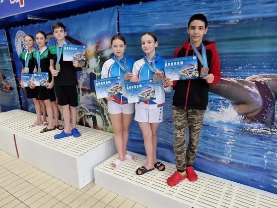10 медалей привезли приморские синхронистки с соревнований в Новосибирске