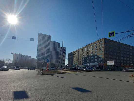 Неизвестный лихач сбил девушку на переходе в Новосибирске