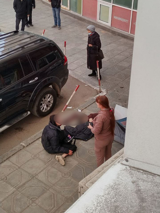 В Улан-Удэ мужчина упал с высоты 11-го этажа