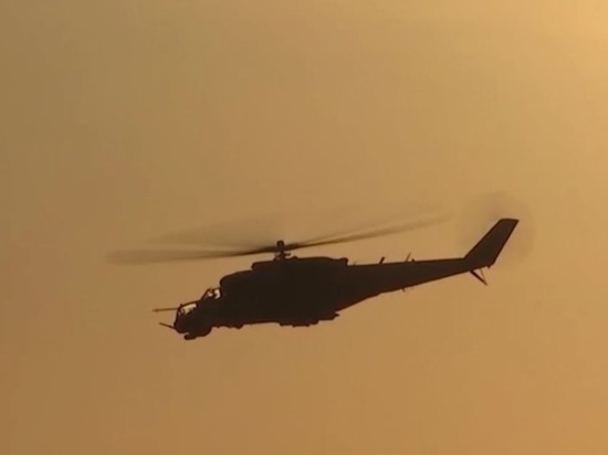 Минобороны РФ показало видео уничтожения бронетехники ВСУ вертолетами