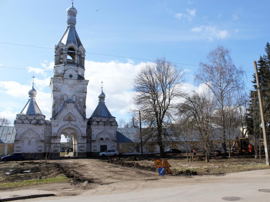 Дорогу вдоль Десятинного монастыря в Великом Новгороде отремонтируют за 3,5 млн рублей