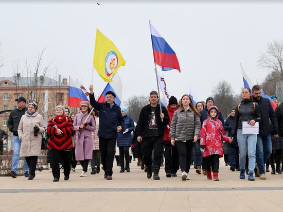 Шоу девчонок в парке