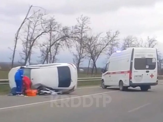 В жёсткой аварии на кубанской трассе погиб водитель "Гранты"