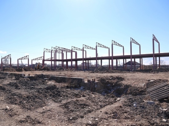 В Усть-Абакане возобновили строительство спортзала 10-летней давности