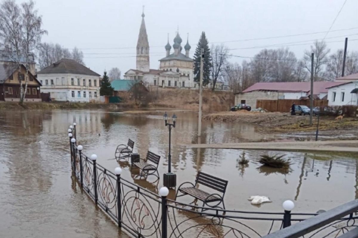 Костромское половодье: в реке Солоница в Нерехте вода поднялась на три метра