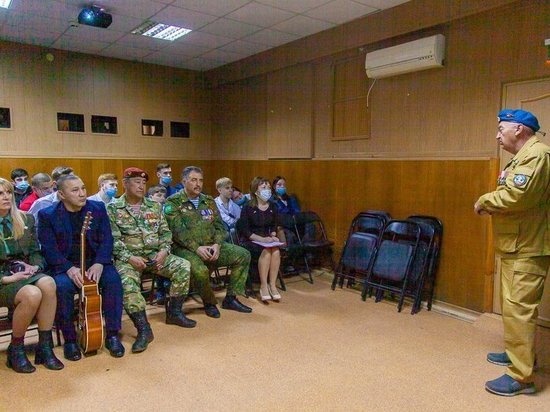 Астраханские трудные подростки встретились с ветеранами локальных войн