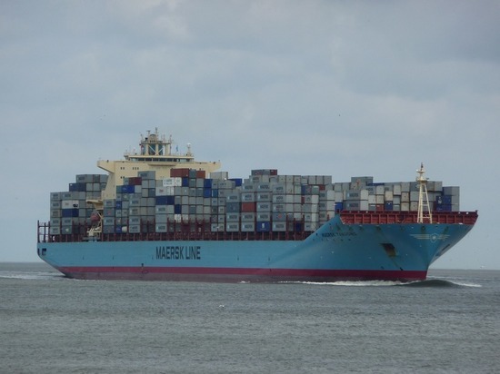 Петербургские порты остались без грузов из-за санкций