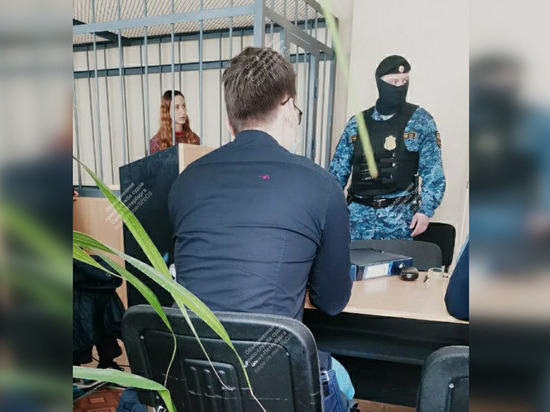 Суд в Петербурге арестовал художницу за распространение фейков о российской армии