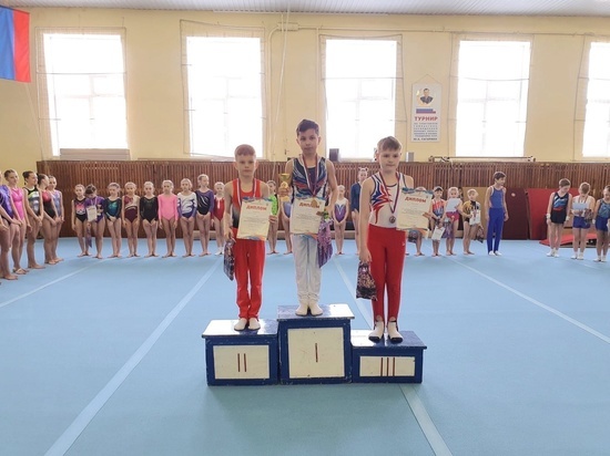 Юные архангельские гимнасты вернулись из Мурманска с медалями