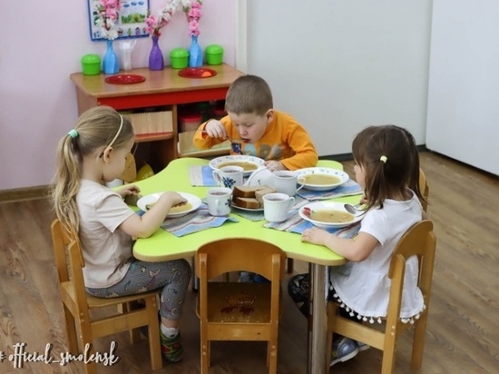 Проверка качества питания в Смоленских детсадах продолжается
